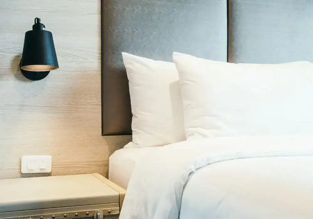 Jakie wypełnienie do poduszek dekoracyjnych - wybierz najlepsze materiały