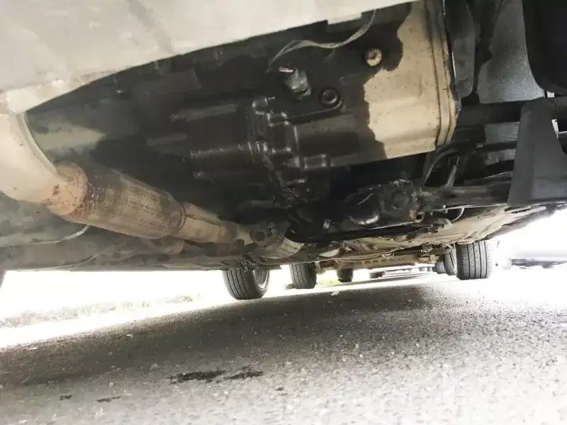 Zużyty olej w automatycznej skrzyni biegów - objawy, które mogą zaskoczyć