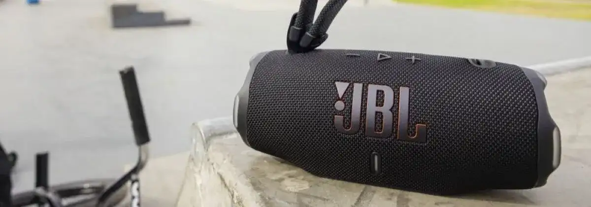 Porównanie głośników JBL: który model spełni Twoje oczekiwania?