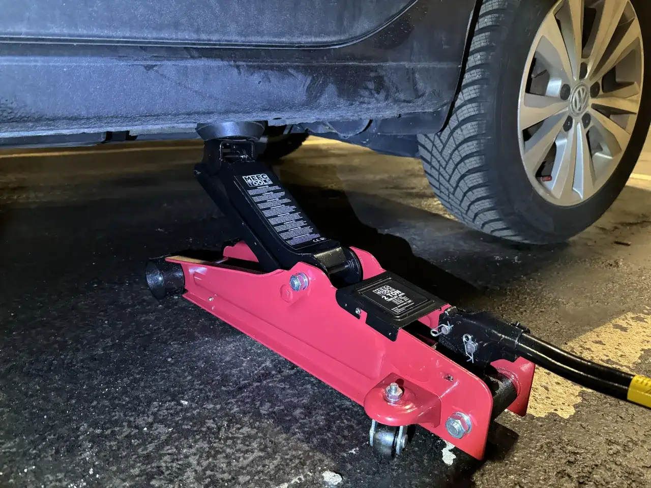 Golf 5 gdzie podłożyć lewarek - uniknij błędów przy podnoszeniu auta