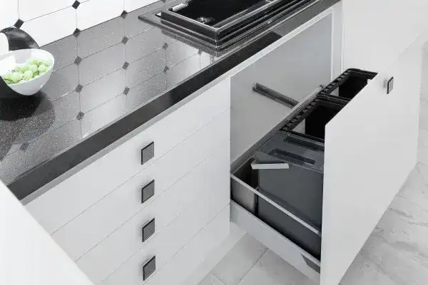 Jakie są kosze na śmieci - kompletny przegląd rodzajów i materiałów 2025