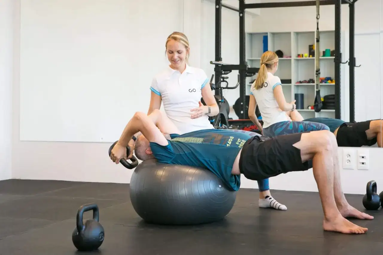 Fizjoterapeuta czy fizykoterapeuta: kluczowe różnice, które musisz znać