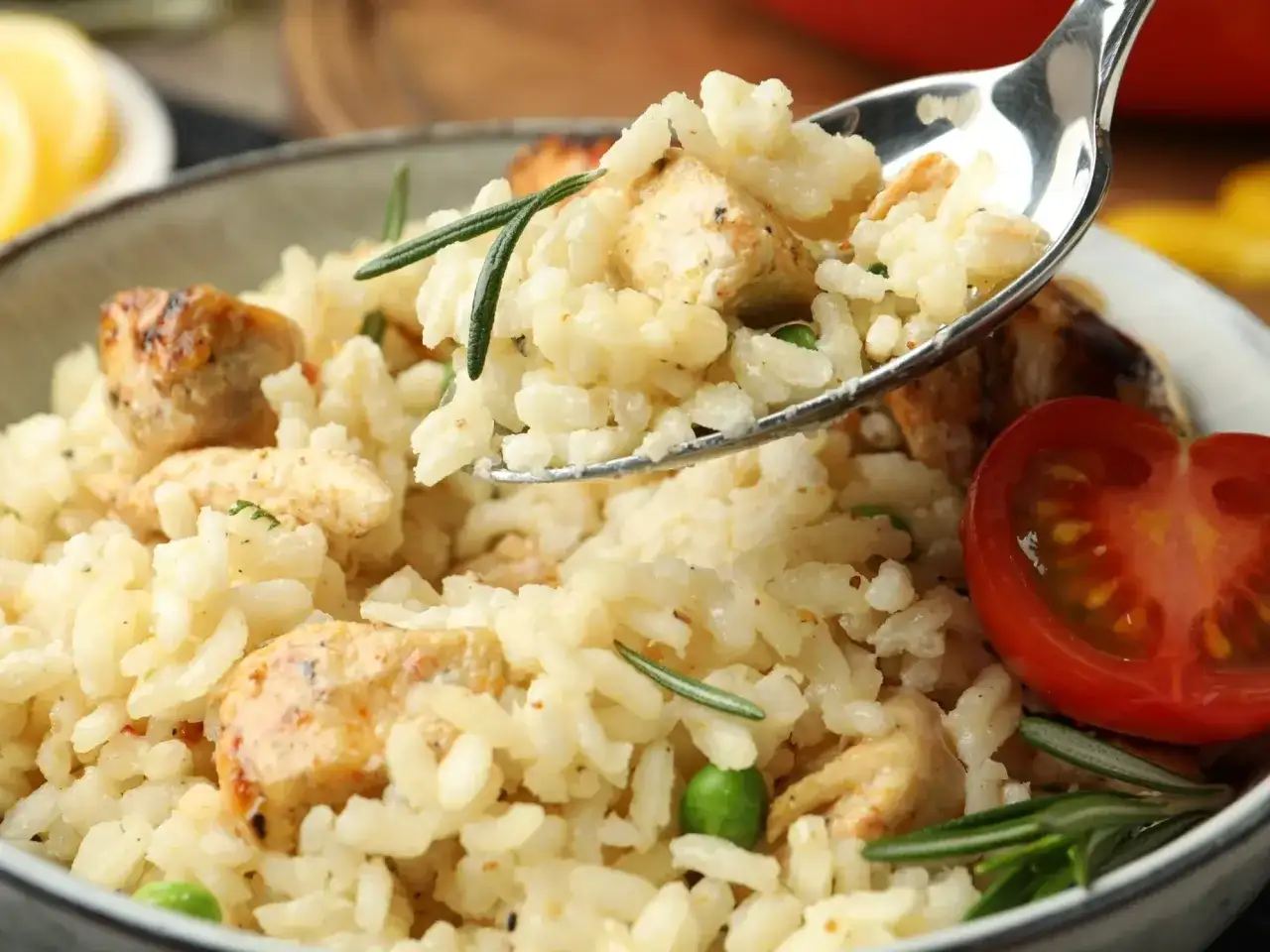 Szybkie dania z ryżu: Obiad w 5-15 minut? Proste przepisy!