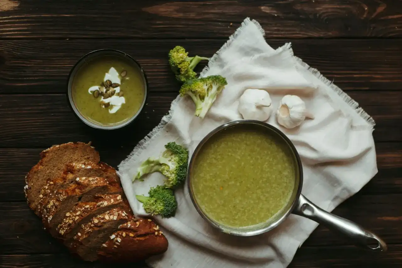 Jak przewieźć zupę w garnku bez rozlania i utraty ciepła