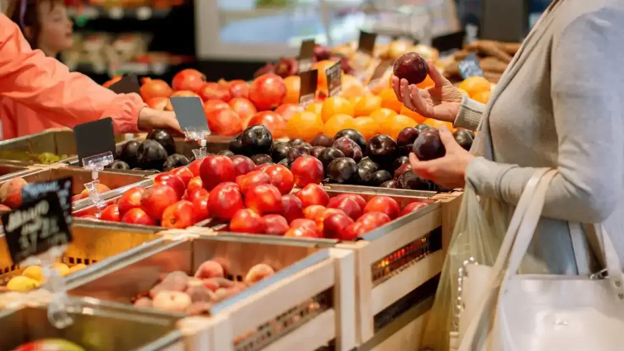 Sklep na osiedlu: Jaki biznes otworzyć, by zarobić? Poradnik