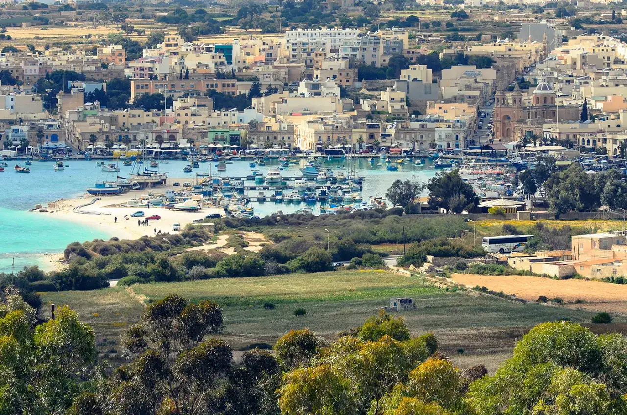 Gdzie zjeść w Marsaxlokk? Odkryj najlepsze lokalne smaki