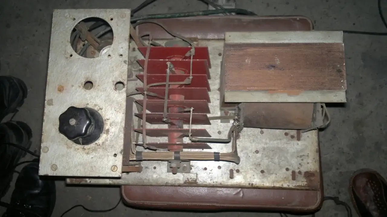 Prostownik selenowy czy diodowy - co wybrać, aby uniknąć problemów?