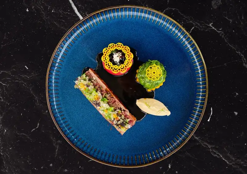 Sporządzanie potraw i napojów: Kluczowe umiejętności i techniki, które musisz znać