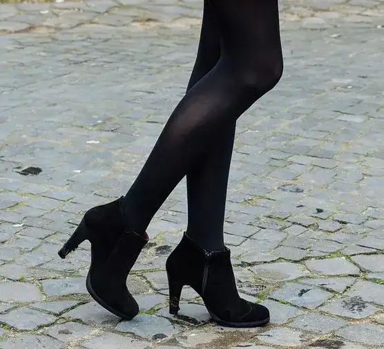 Rajstopy we śnie: Co symbolizują dla twojego życia i kobiecości?