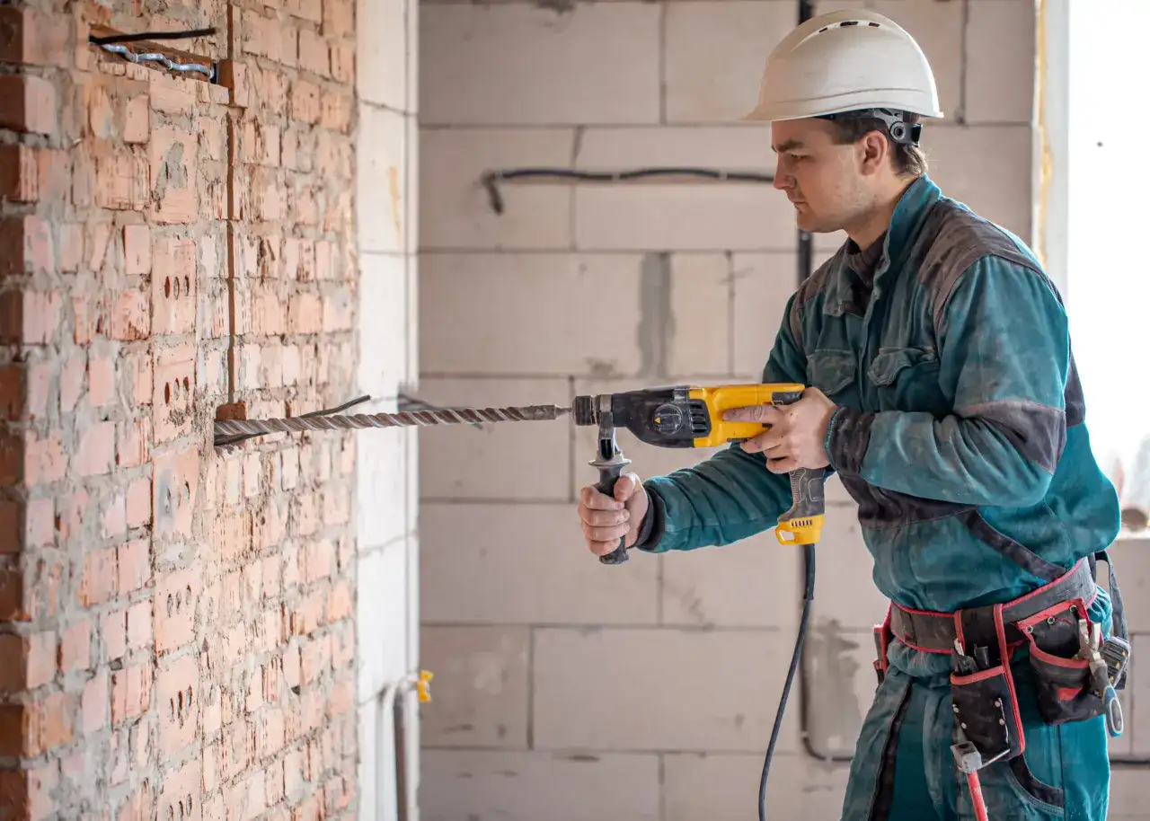 Jak wiercić w betonie zbrojonym? Bezpiecznie i skutecznie!