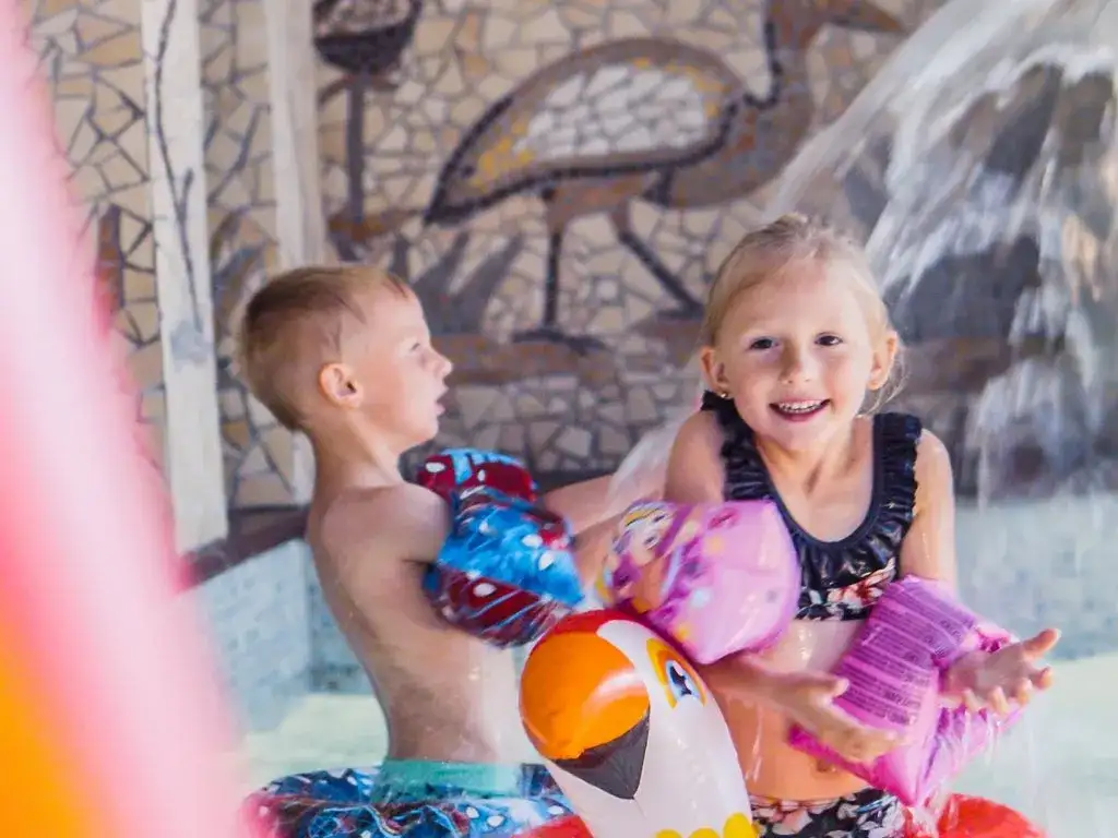 Gdzie pojechać z dzieckiem gdy pada deszcz? 20+ pomysłów!