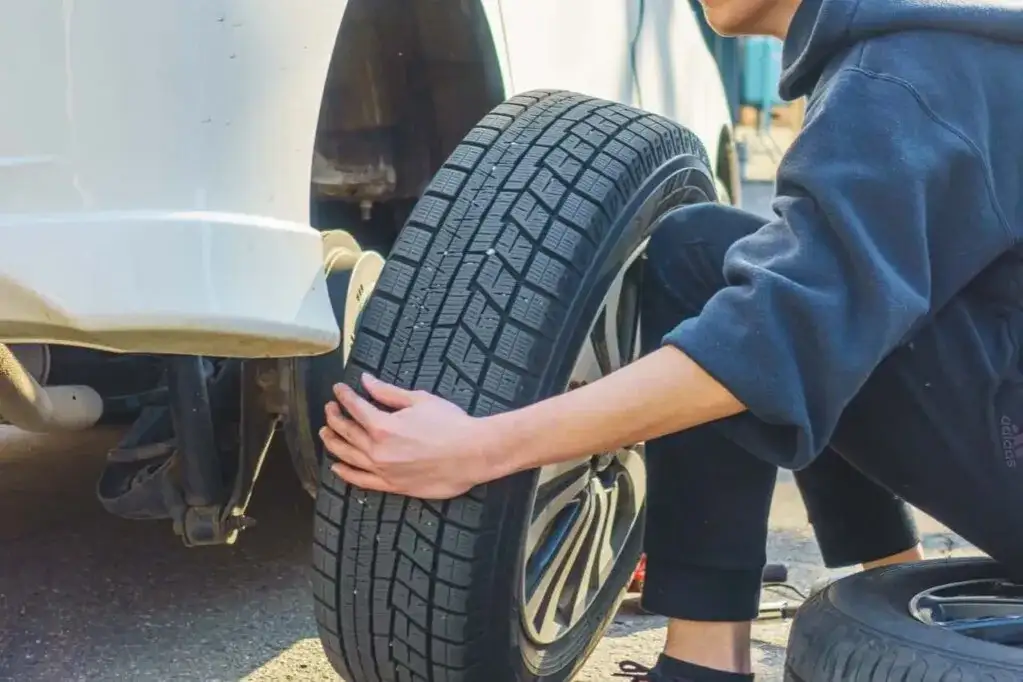 Czy jest obowiązek zmiany opon na zimowe? Poznaj ważne przepisy i bezpieczeństwo