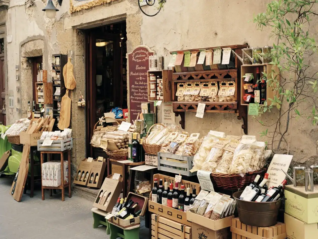 Najlepsze prezenty i pamiątki - co warto przywieźć z Włoch w 2024 roku