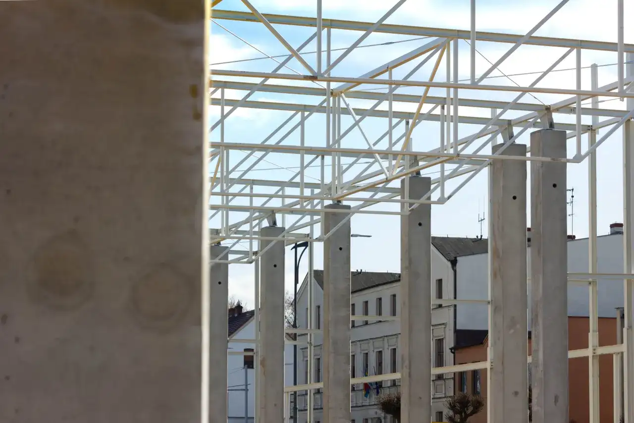 Słup żelbetowy 24x24: Rzeczywiste koszty i ceny na rynku budowlanym