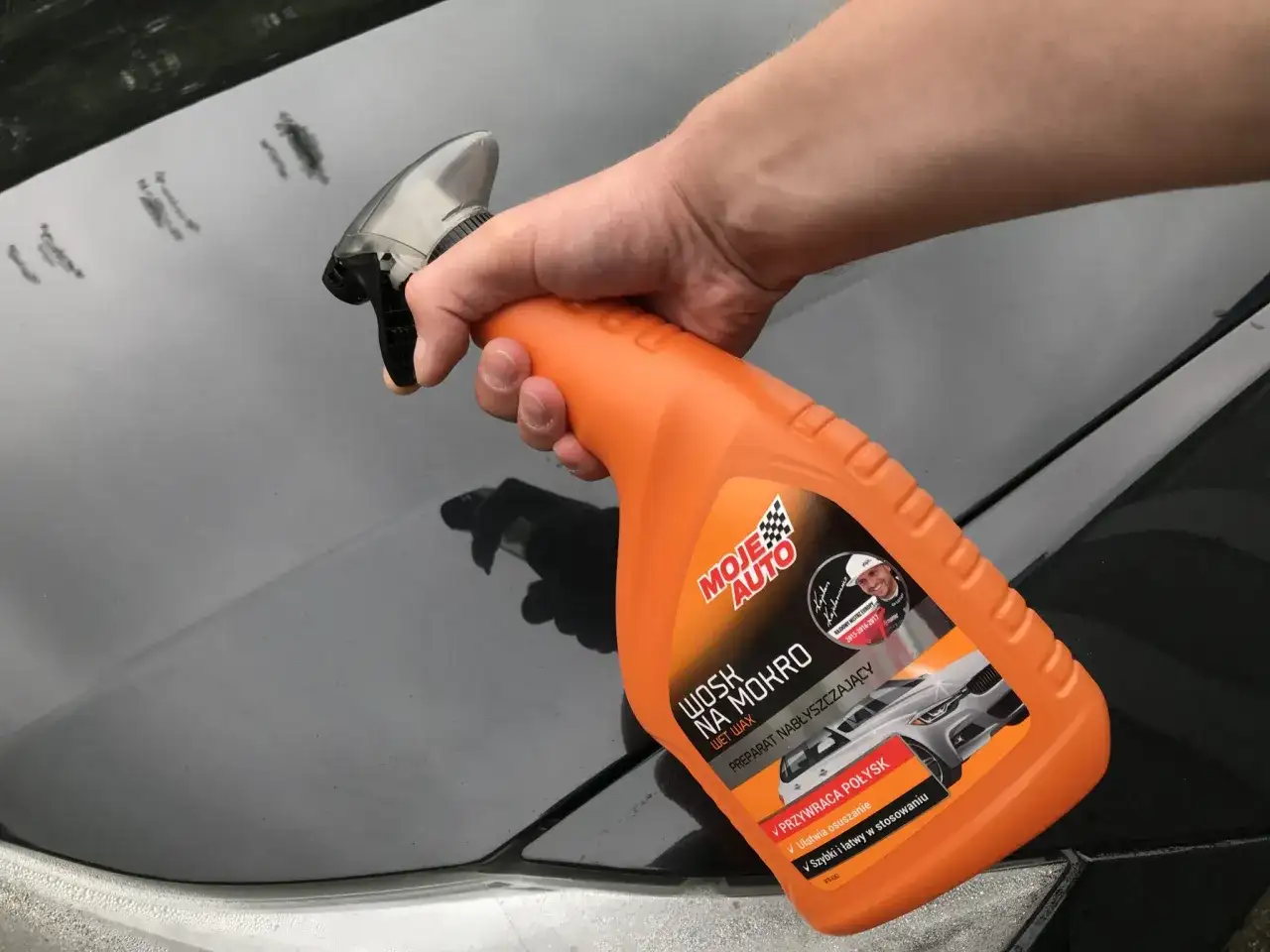 Czym polerować samochód, aby uzyskać idealny efekt i uniknąć zniszczeń