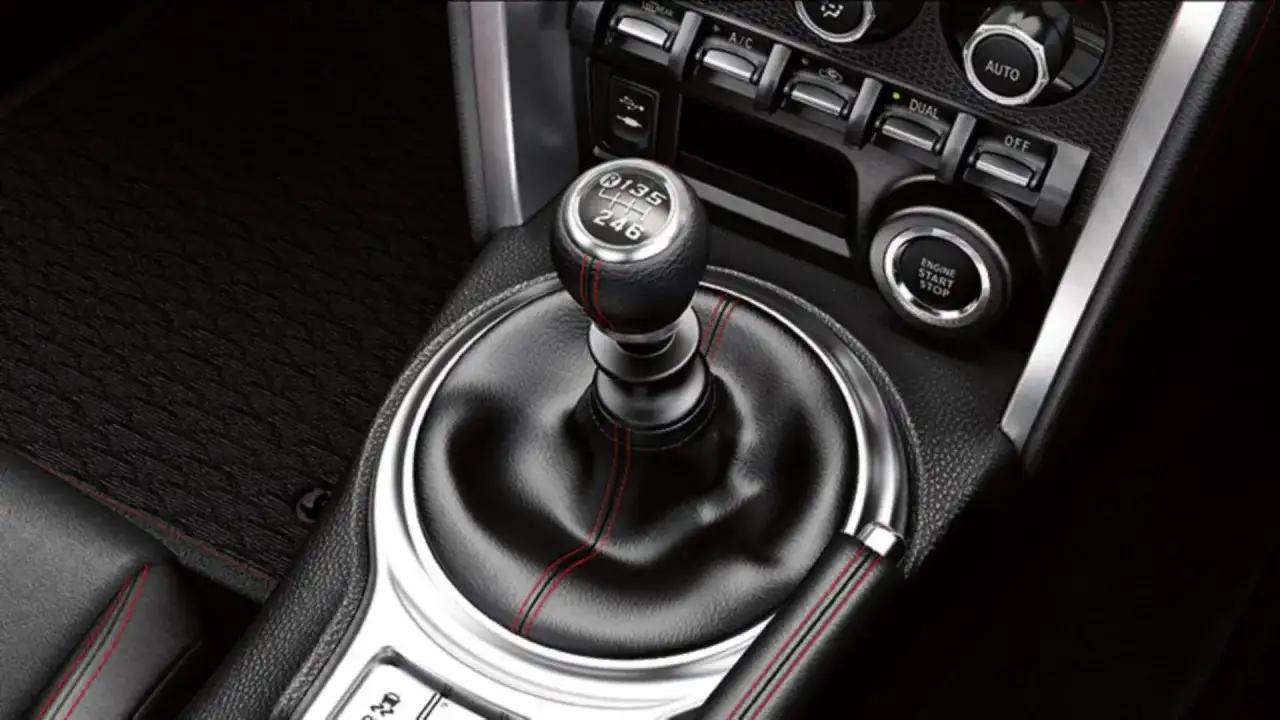 Jak zmieniać biegi w motorze? Poprawna Technika Zmiany Biegów