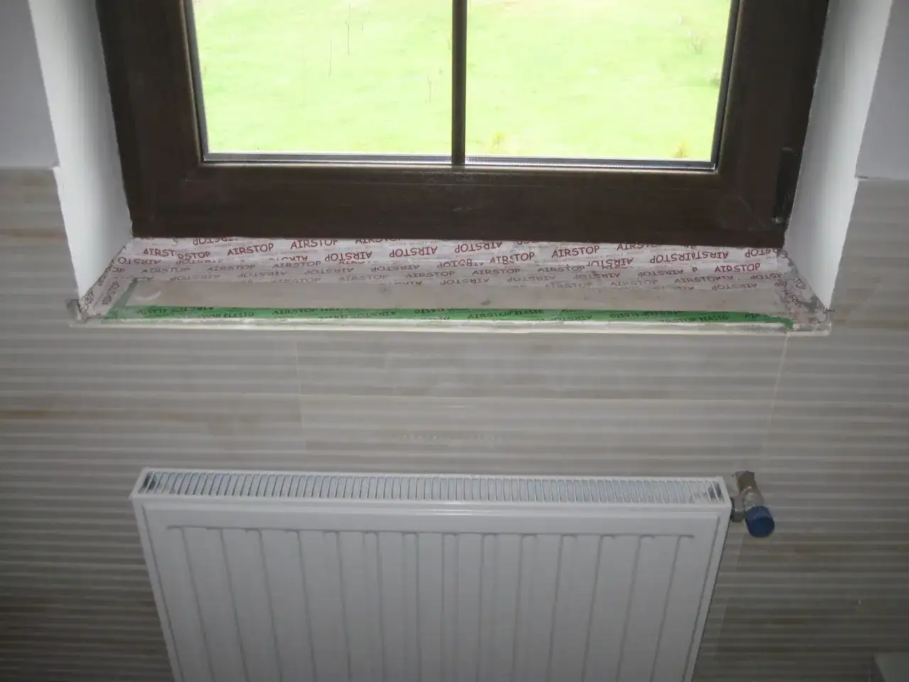 Jak osadzić parapet w łatwy sposób i cieszyć się perfekcyjnym wykończeniem