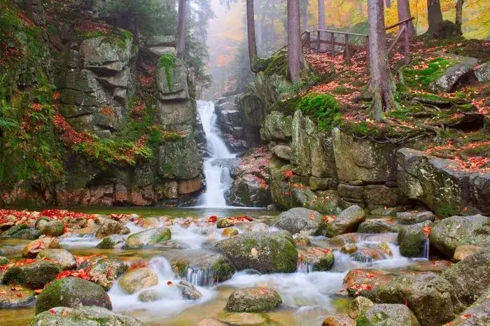 Co można zwiedzić w Karpaczu: najlepsze atrakcje w Górach Sowich