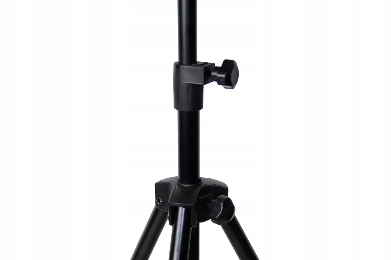 Solidny statyw do pada perkusyjnego z regulacją wysokości i kąta nachylenia. Niezbędny dla każdego perkusisty.