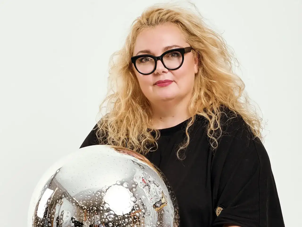 Tajemnicza Aleksandra Kujawska! Kim jest ta utalentowana aktorka?