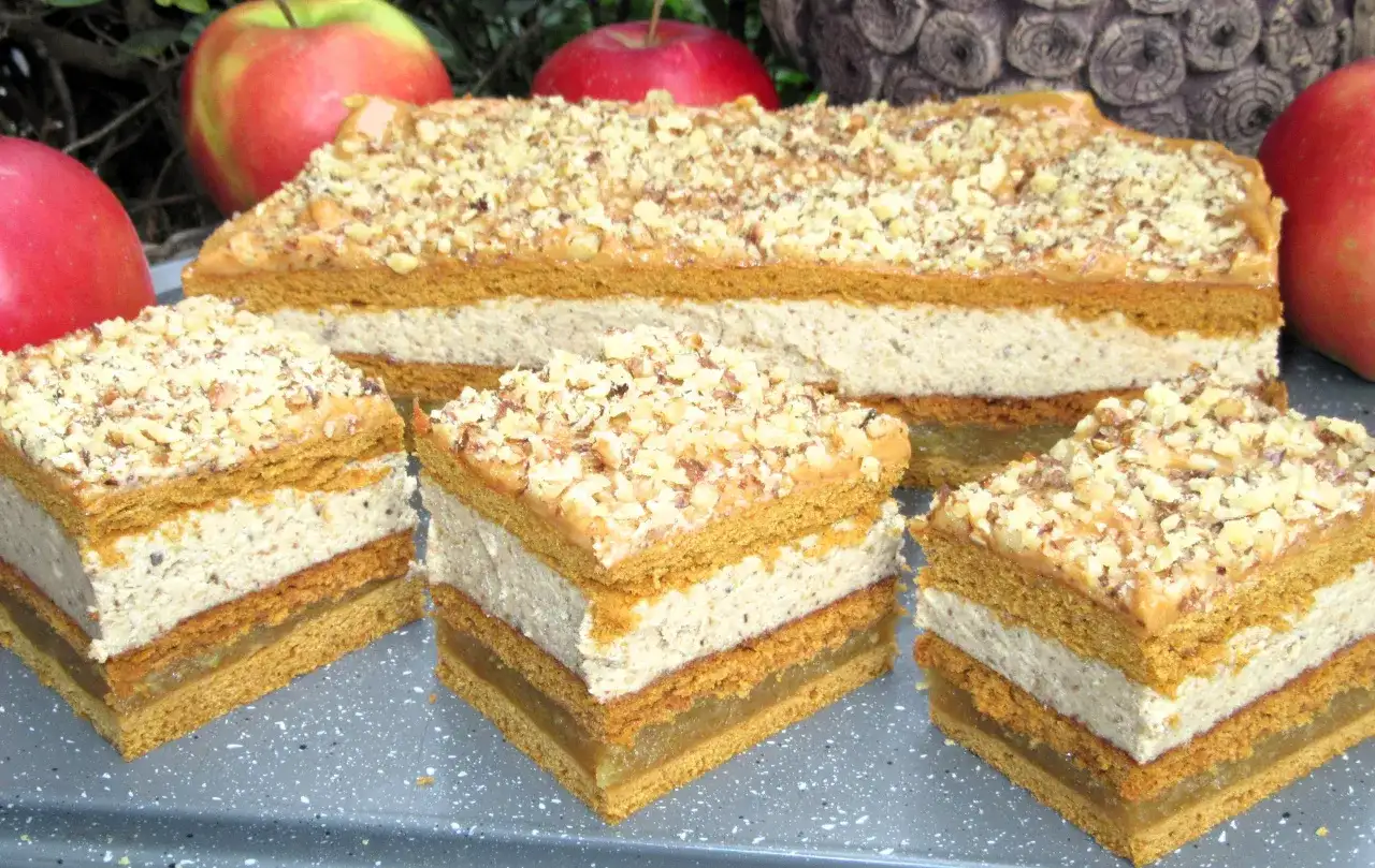 Przepis na ciasto z jabłkami i masą krówkową - krok po kroku