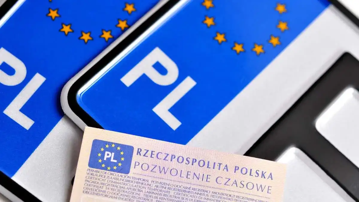 Koszt rejestracji motoroweru: Ile zapłacisz za formalności w urzędzie?