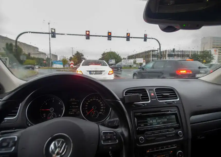 Czy mogą zabrać prawo jazdy za alimenty? Sprawdź, co musisz wiedzieć