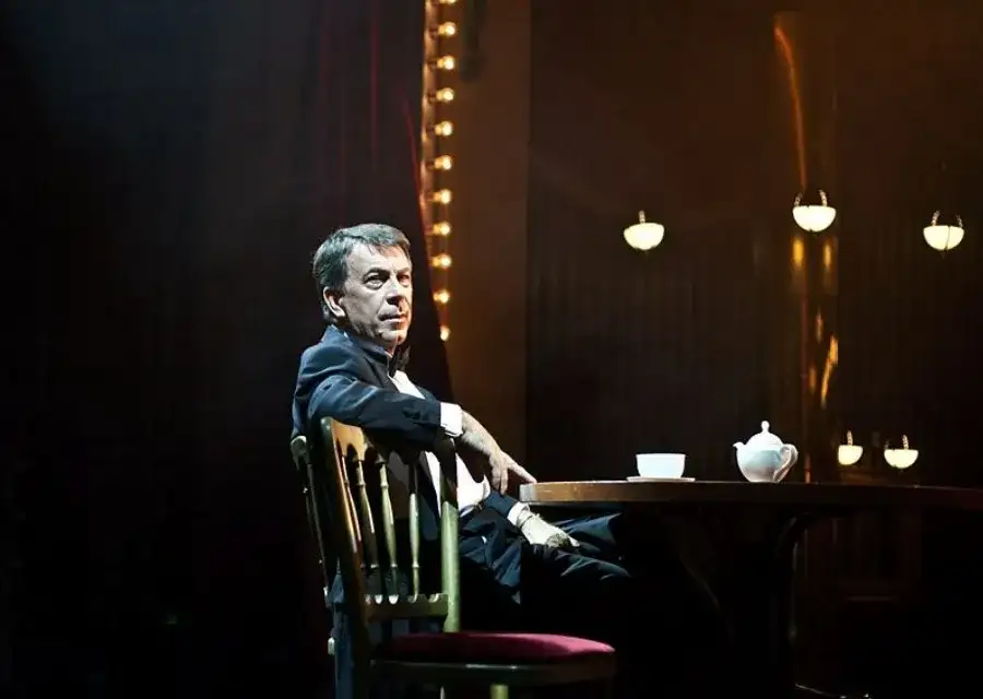 Kto śpiewa gdzie się podziały tamte prywatki? Poznaj Wojciecha Gąssowskiego