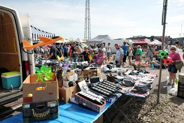 Czy giełda w Poznaniu jest otwarta? Sprawdź godziny i dni!