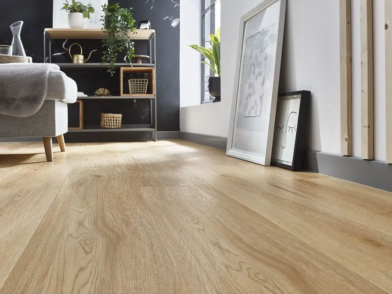 Panele winylowe na klik czy klejone - co wybrać, by uniknąć kosztów?