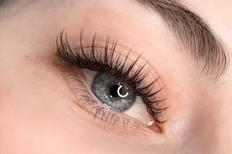 Jak skręt rzęs wybrać, aby uzyskać idealny efekt i uniknąć błędów