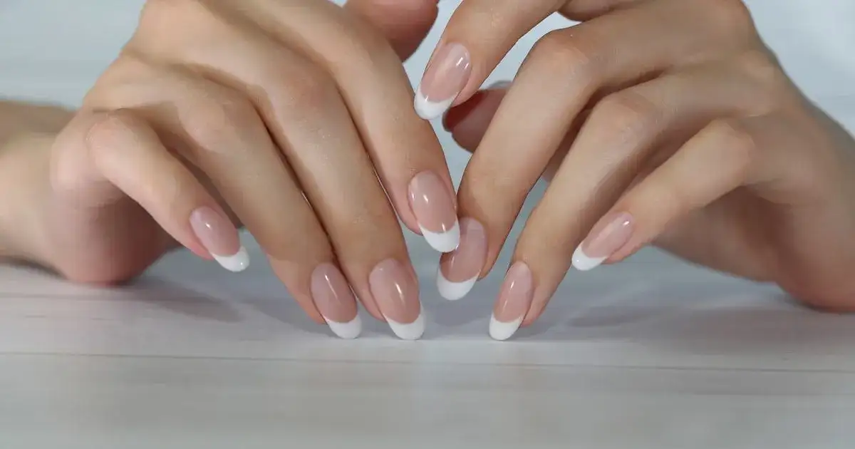 French konstrukcyjny: Perfekcja paznokci krok po kroku. Czy go znasz?