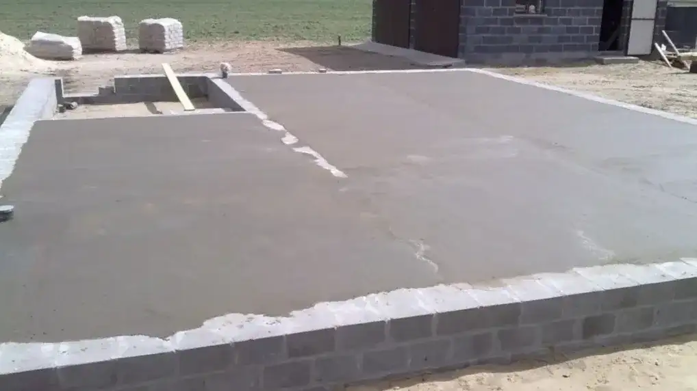 Jaki beton na fundament? Wybierz odpowiednią klasę i uniknij problemów