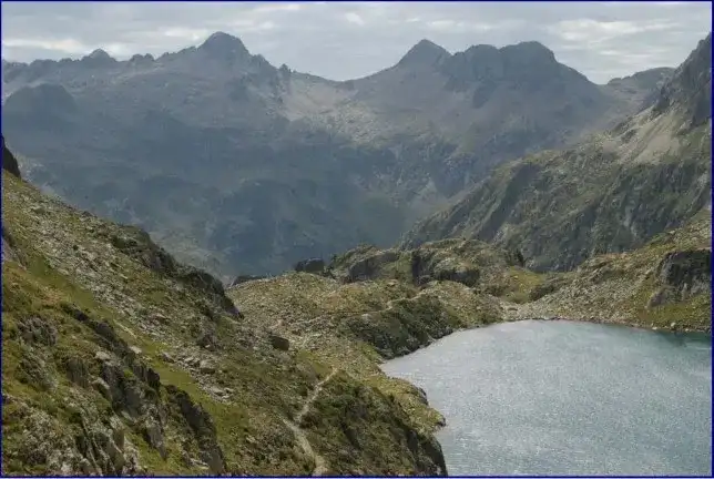 Pireneje w Hiszpanii: niezwykłe góry i ich fascynujące szczyty