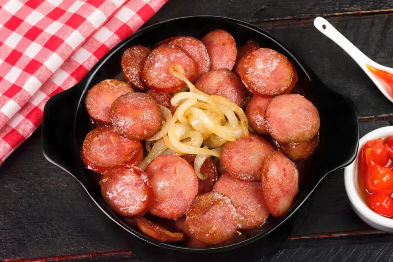 Impreza PRL: Kultowe menu, przepisy i hity na niezapomniane smaki!