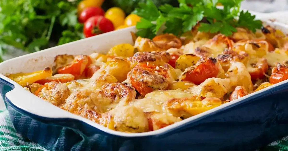 Pyszna zapiekanka wegetariańska z makaronem, która zaskoczy Twoje kubki smakowe