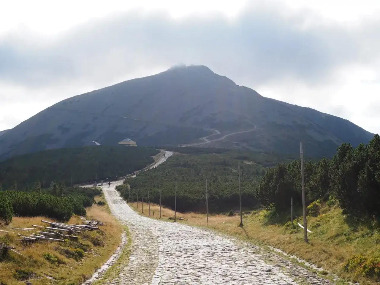 Którym szlakiem na Śnieżkę z Karpacza? Odkryj najłatwiejsze trasy