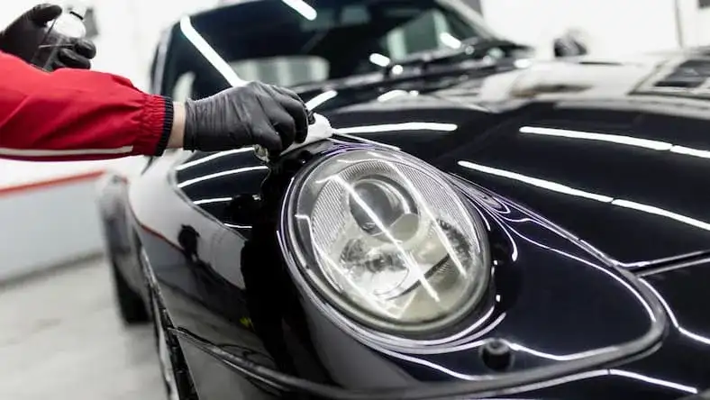 Czym woskować czarne auto, aby uzyskać idealny połysk i ochronę?