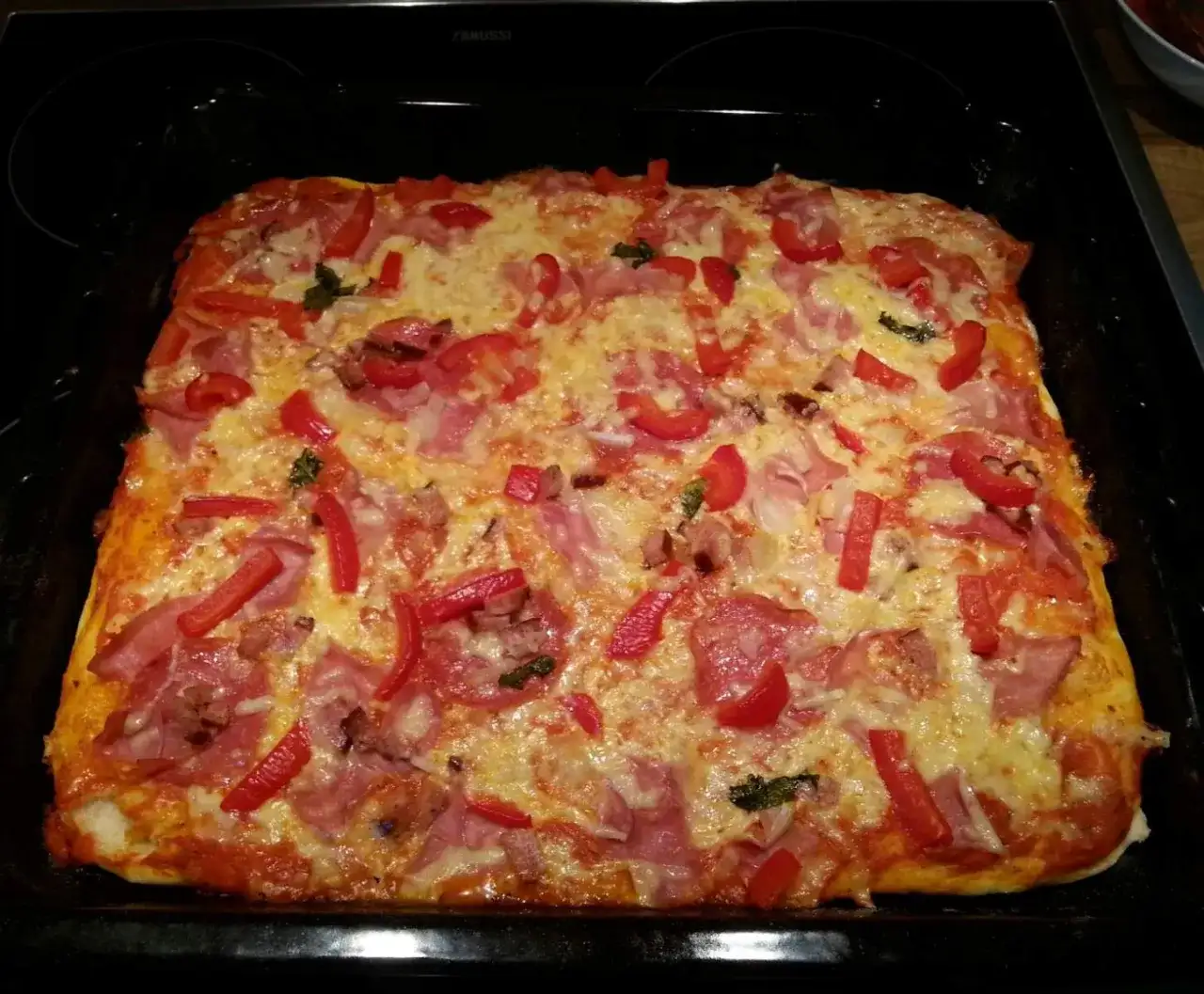 Idealne pieczenie pizzy w Thermomixie - czas, temperatura i techniki