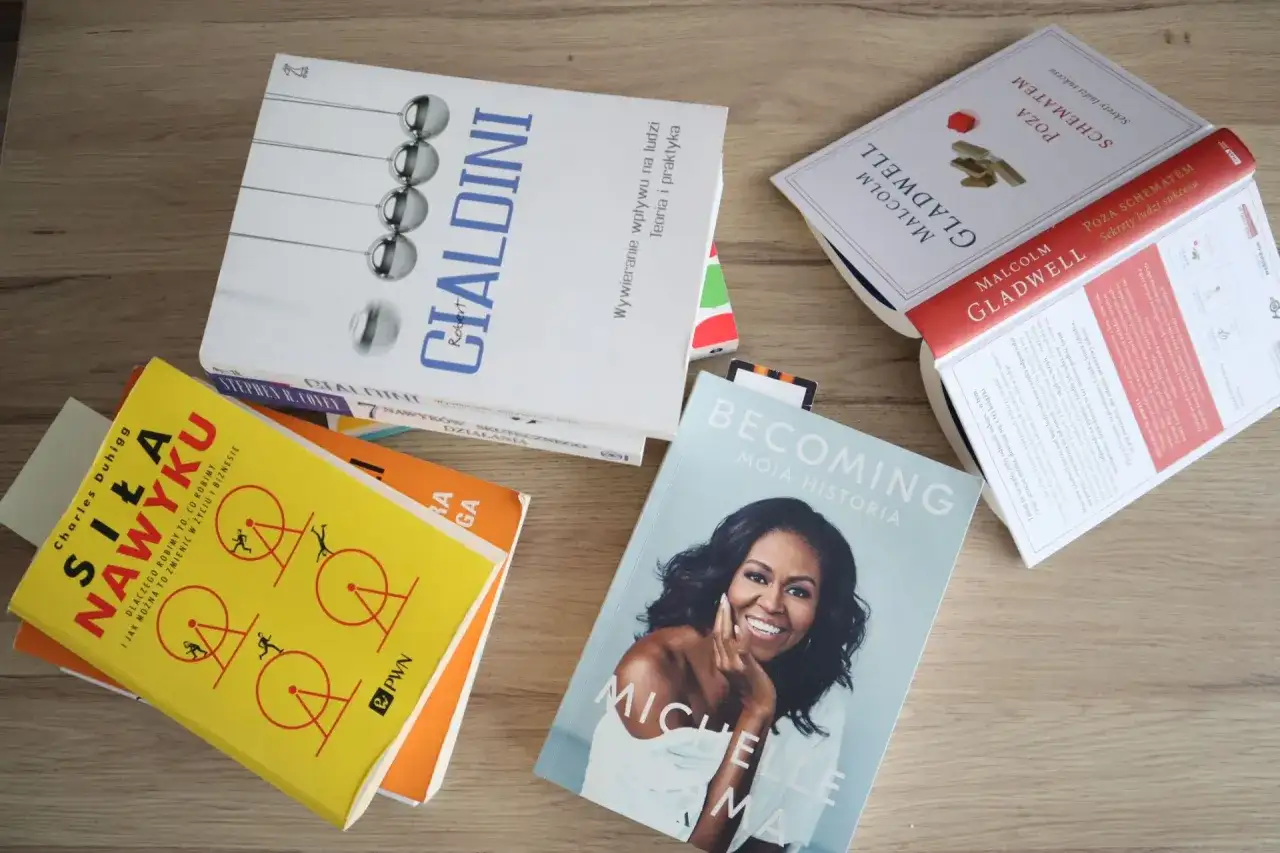Książki o samorozwoju: 15 tytułów, które naprawdę zmienią Twoje życie