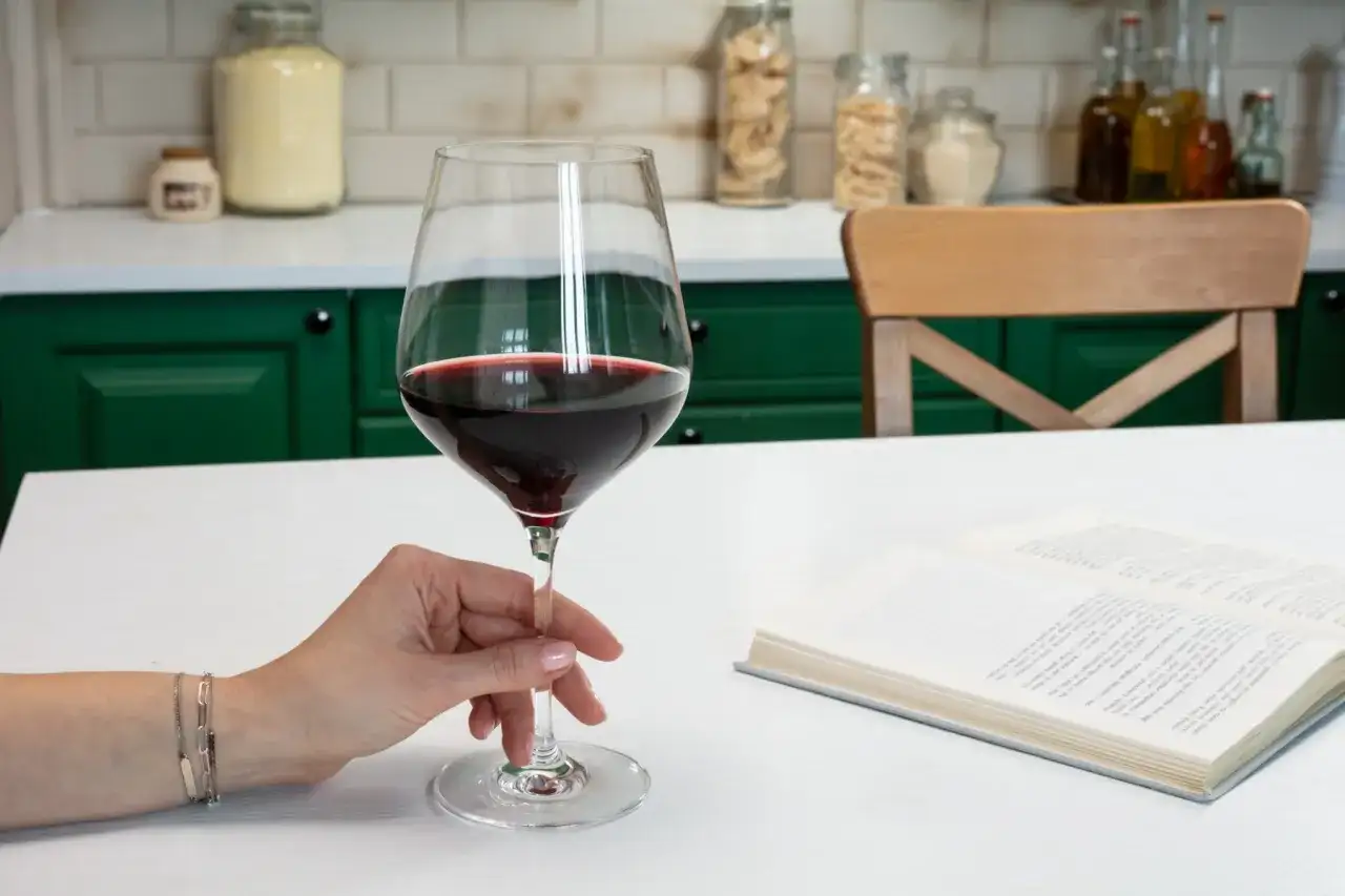 Czy wino się psuje? Jak rozpoznać i przechowywać wino