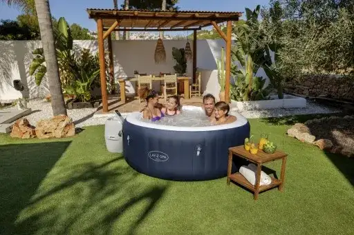 Najlepsze cechy Lay-Z-Spa Miami - idealne jacuzzi do ogrodu