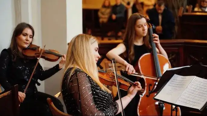 Oprawa muzyczna ślubu w kościele: najpiękniejsze utwory na ceremonię