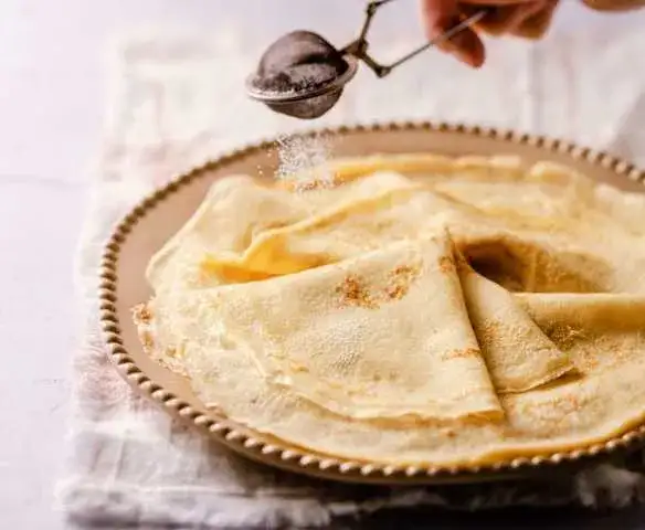Najlepsze przepisy na crêpes: proste i smaczne warianty na każdą okazję