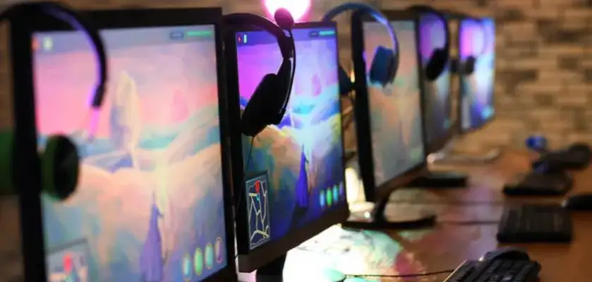 Jak ustawić dwa monitory? Pełny poradnik dla zdrowia i efektywności