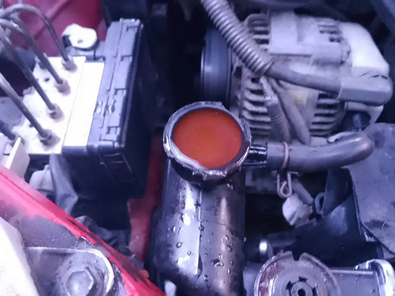 Gdzie jest chłodnica w samochodzie? Kluczowe informacje dla kierowców