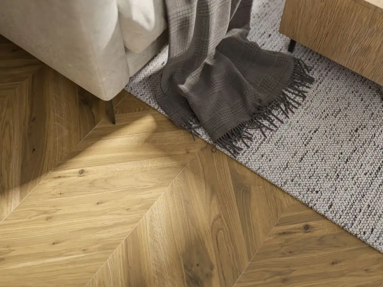 Płytki jak panele: Estetyka drewna, trwałość gresu. Czy warto?