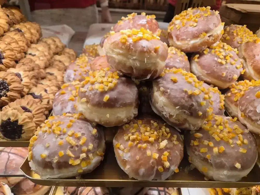 Gdzie kupić wegańskie pączki w Warszawie? Sprawdź najlepsze miejsca