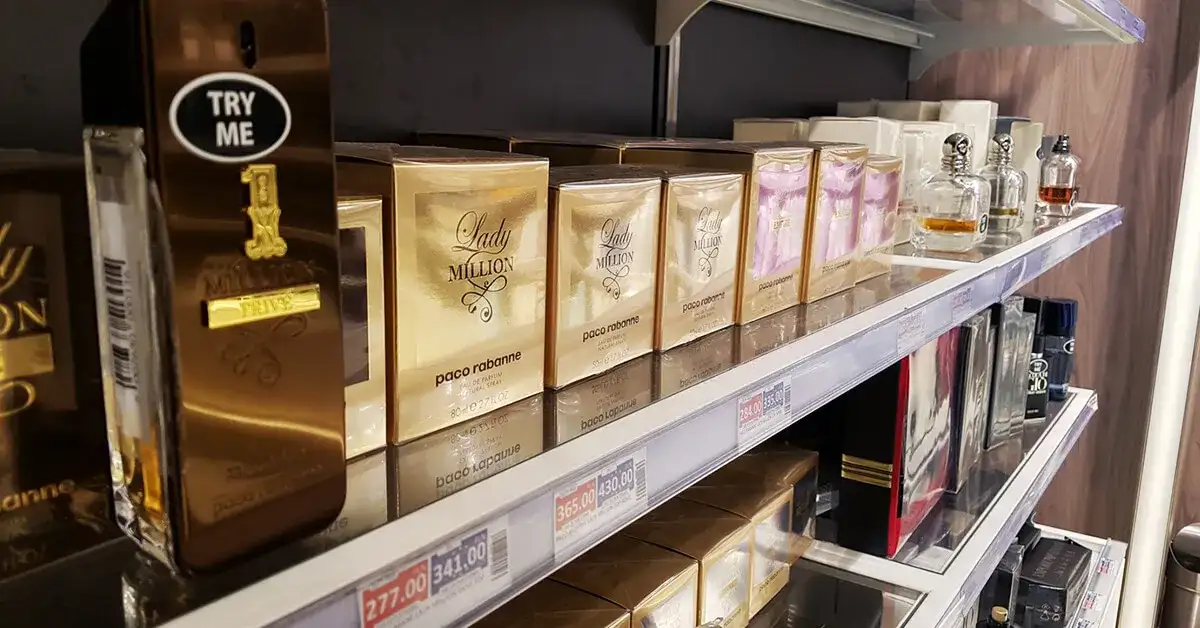 Co warto kupić w strefie bezcłowej - najlepsze okazje cenowe na lotnisku