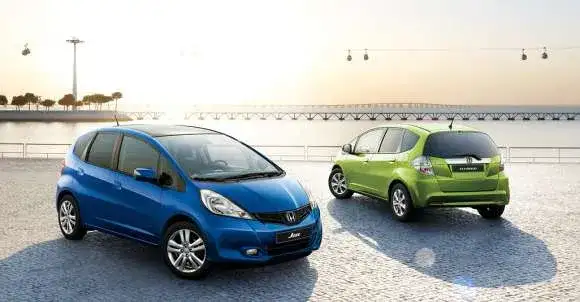 Pojemność baku Honda Jazz 1.2 - co musisz wiedzieć o 42 litrach